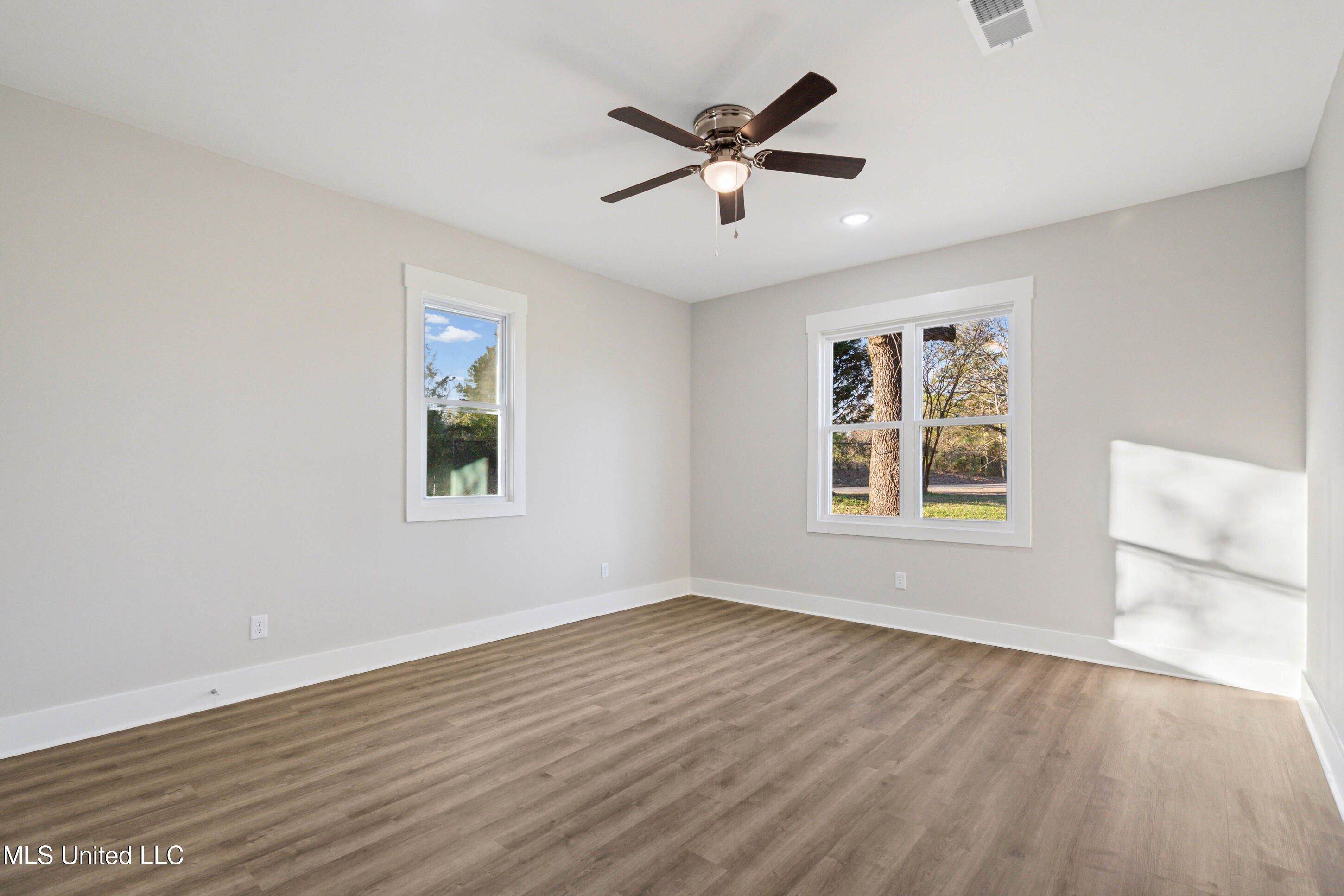 147 Crockett Road Senatobia, MS 38668 - Photo 17 of 22 Bedroom 3