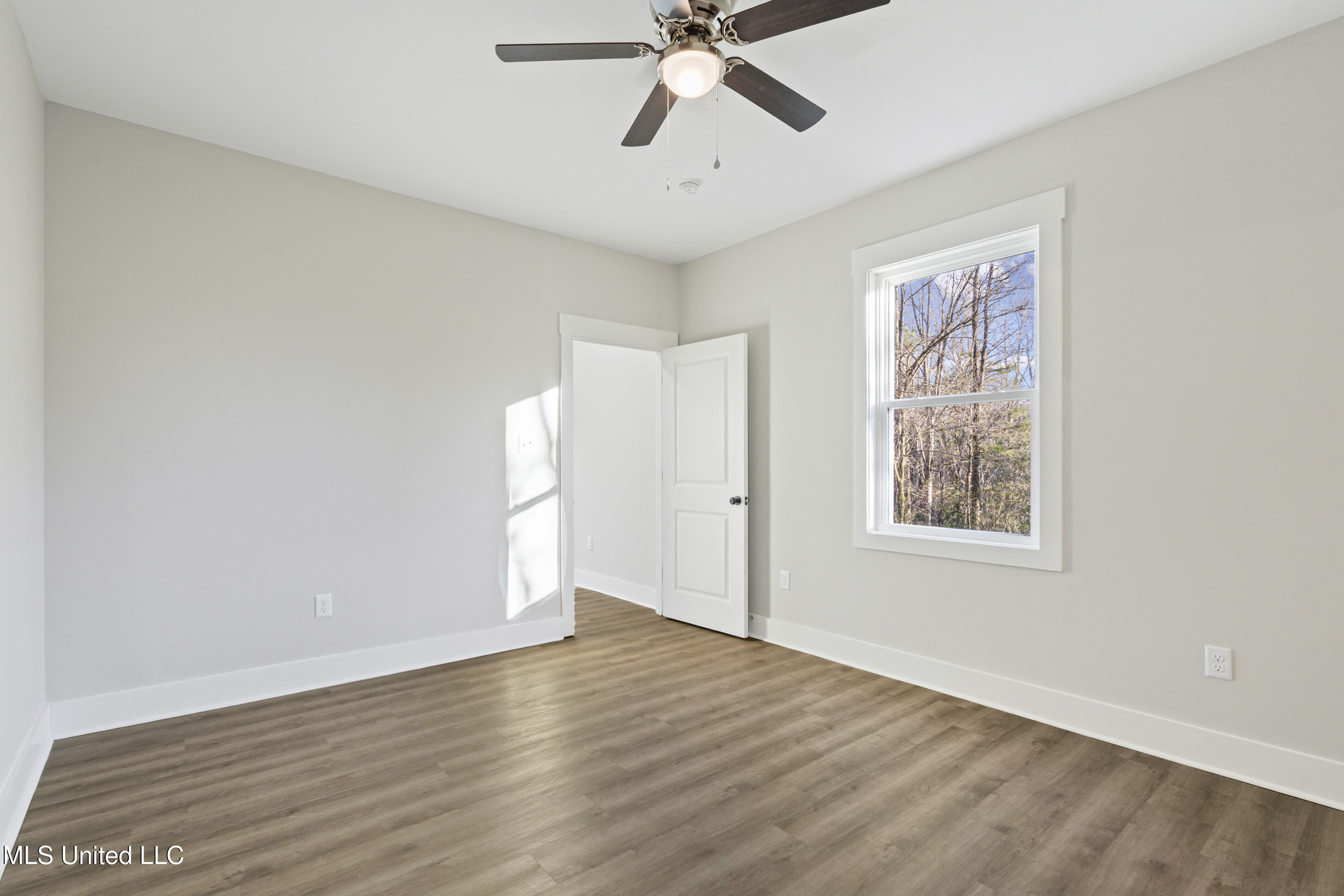 147 Crockett Road Senatobia, MS 38668 - Photo 10 of 22 Master Bedroom