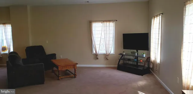 $1,700 | 2 South 3rd Street, Unit 1, Oxford, PA 19363