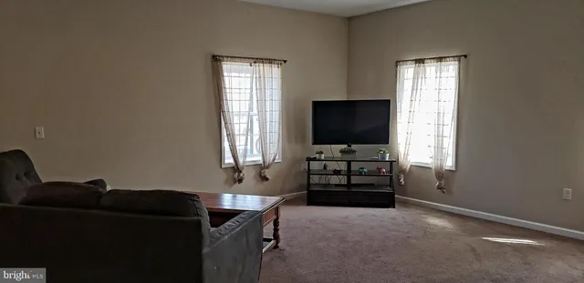 $1,700 | 2 South 3rd Street, Unit 1, Oxford, PA 19363