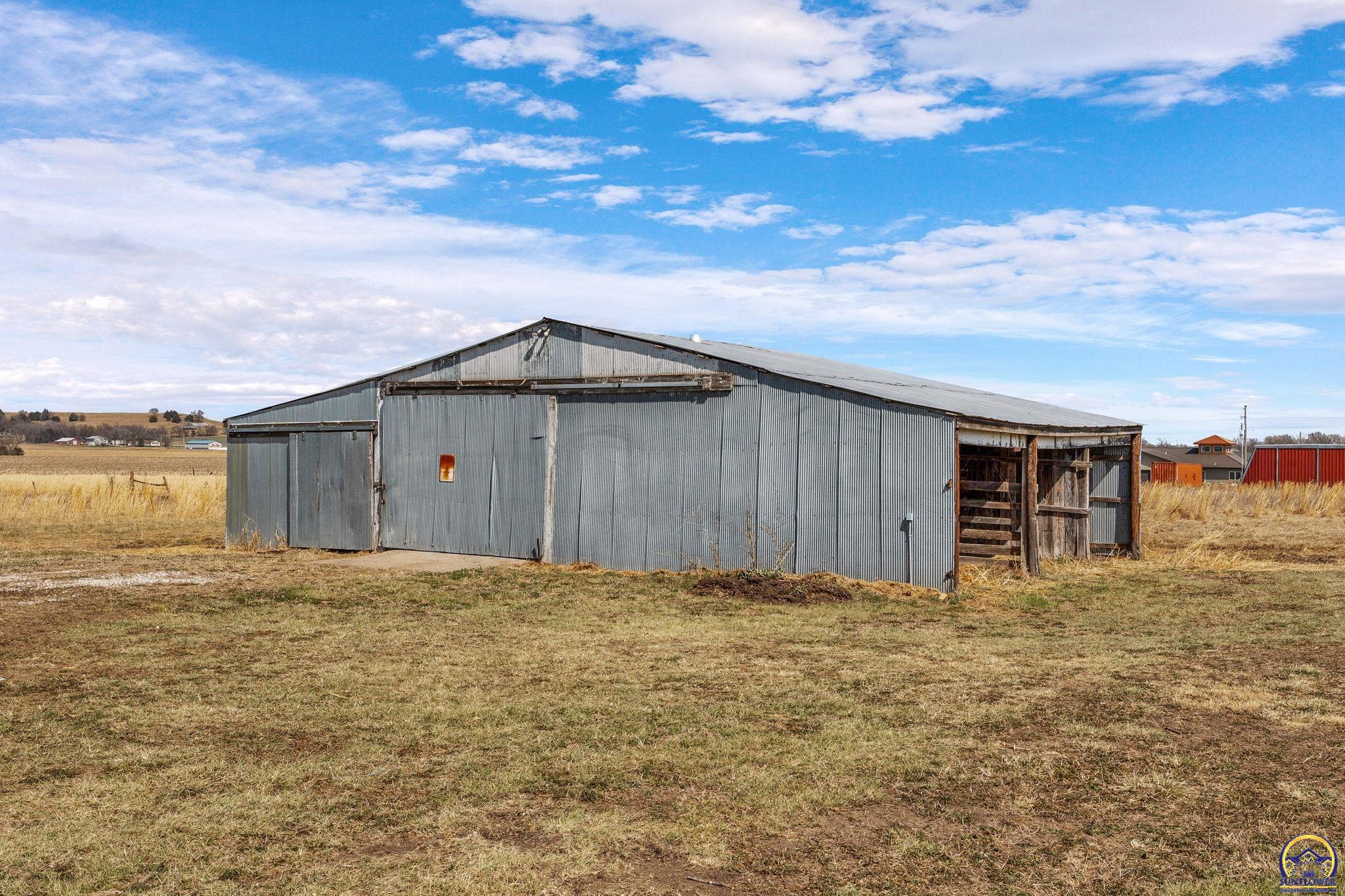 7724 Sherman Road Meriden, KS 66512 - Photo 5 of 23