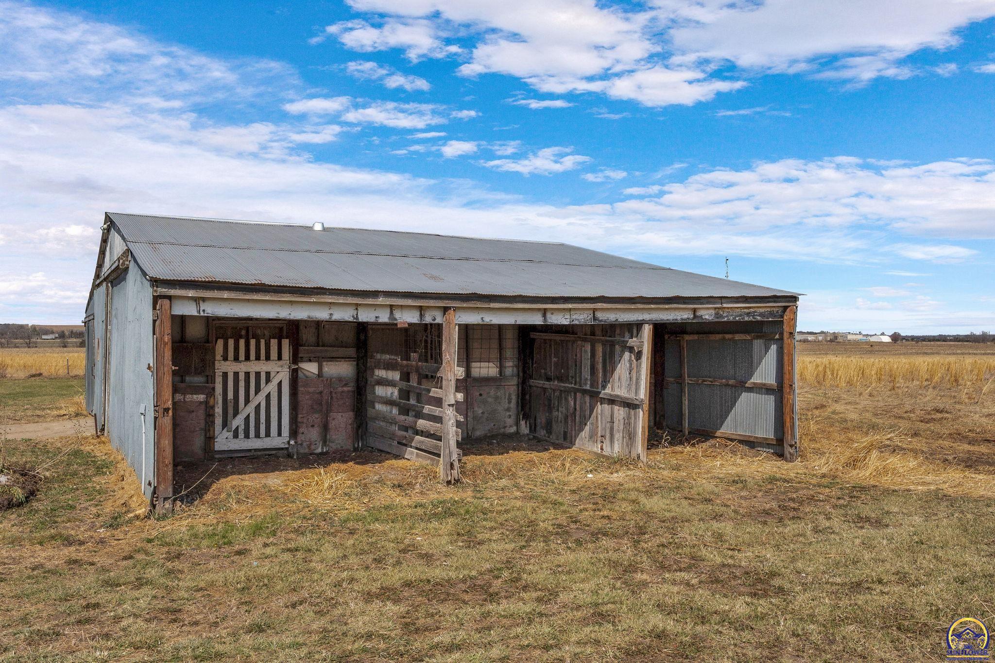 7724 Sherman Road Meriden, KS 66512 - Photo 6 of 23