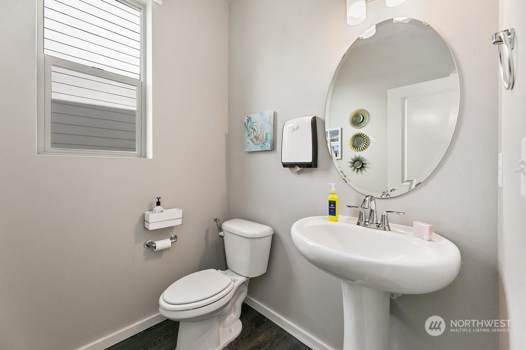 1074 Southwest 97th Street Seattle, WA 98106 - Photo 11 of 30