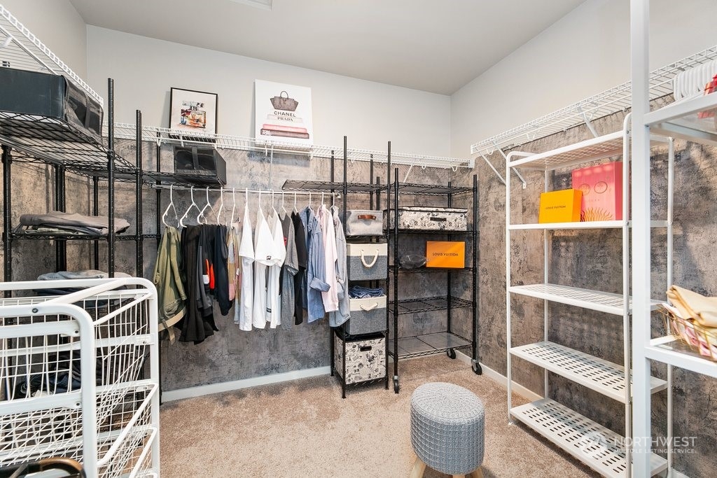 1074 Southwest 97th Street Seattle, WA 98106 - Photo 17 of 30