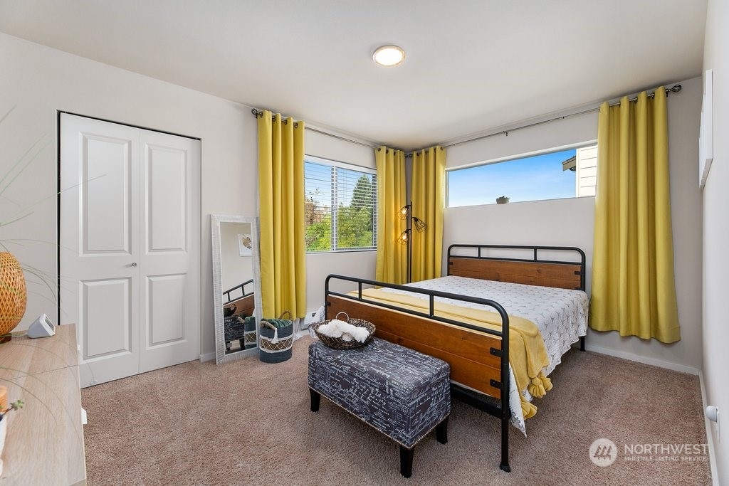 1074 Southwest 97th Street Seattle, WA 98106 - Photo 18 of 30