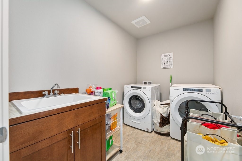 1074 Southwest 97th Street Seattle, WA 98106 - Photo 22 of 30