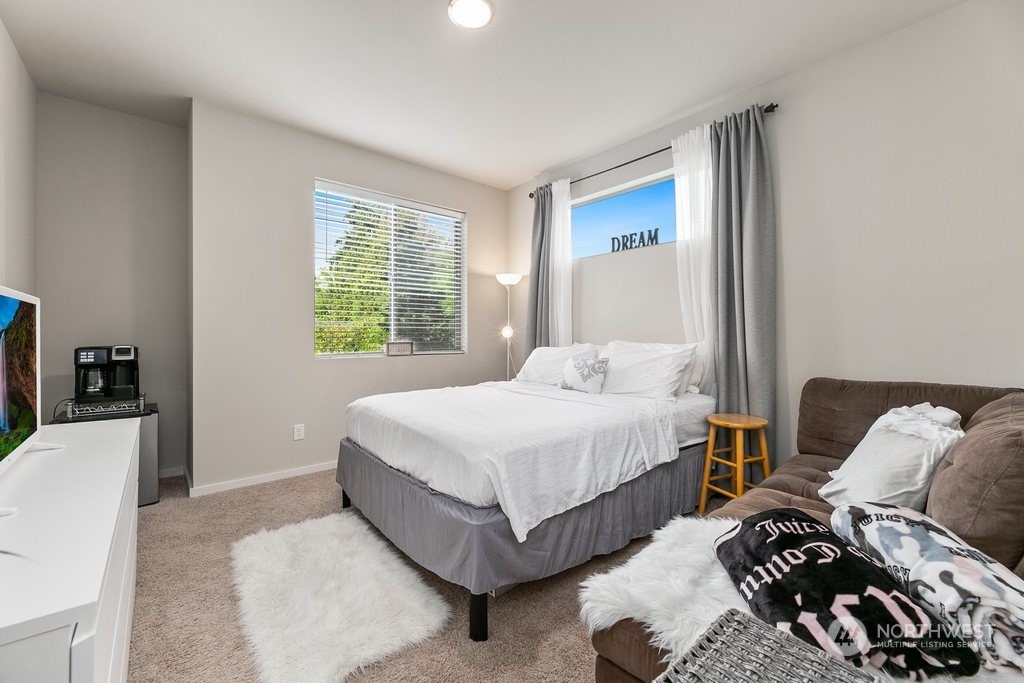 1074 Southwest 97th Street Seattle, WA 98106 - Photo 23 of 30