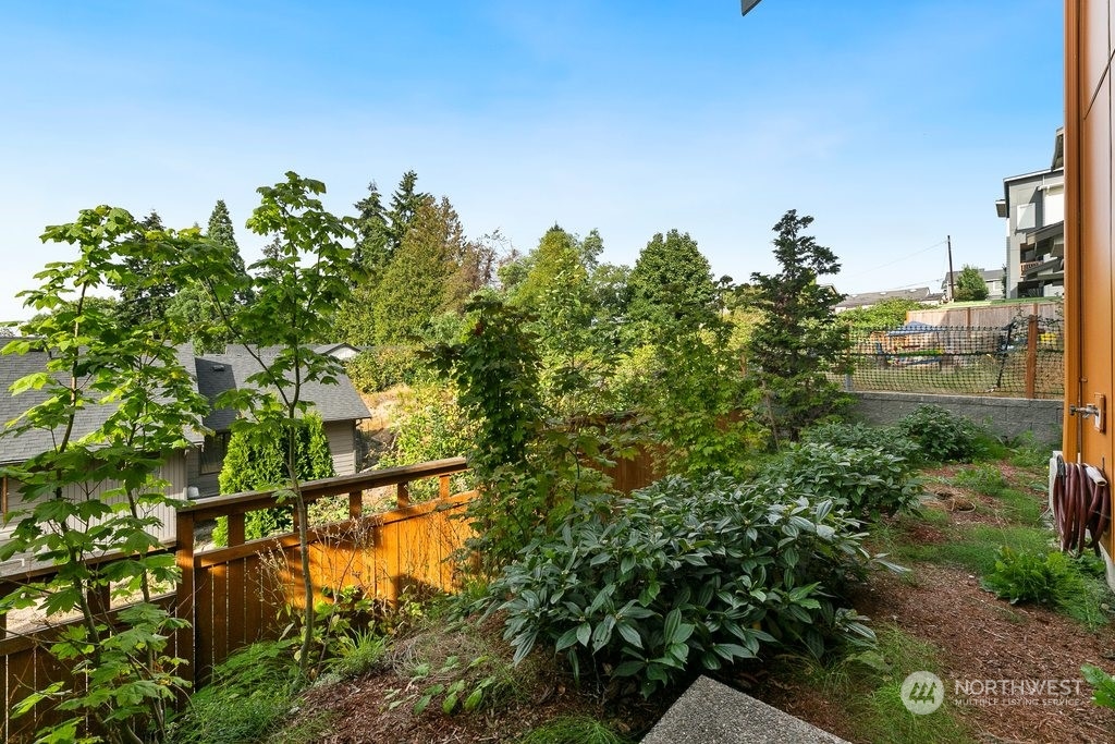 1074 Southwest 97th Street Seattle, WA 98106 - Photo 29 of 30