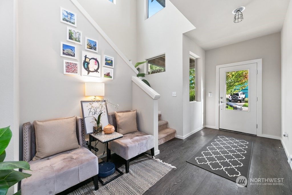 1074 Southwest 97th Street Seattle, WA 98106 - Photo 3 of 30