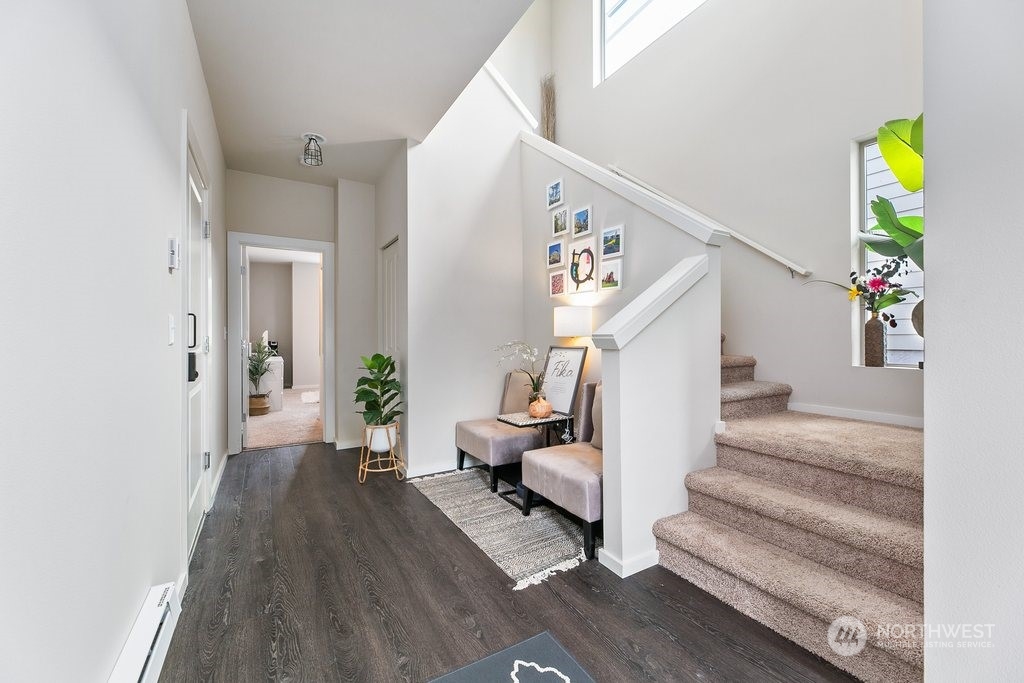 1074 Southwest 97th Street Seattle, WA 98106 - Photo 4 of 30