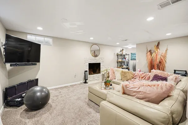 $400,000 | 4527 Lakeland Avenue North, Robbinsdale, MN 55422