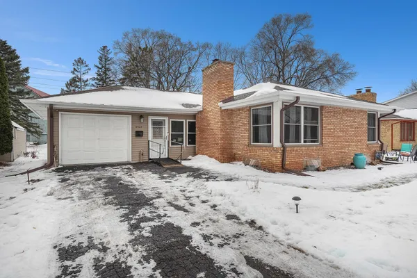 $400,000 | 4527 Lakeland Avenue North, Robbinsdale, MN 55422