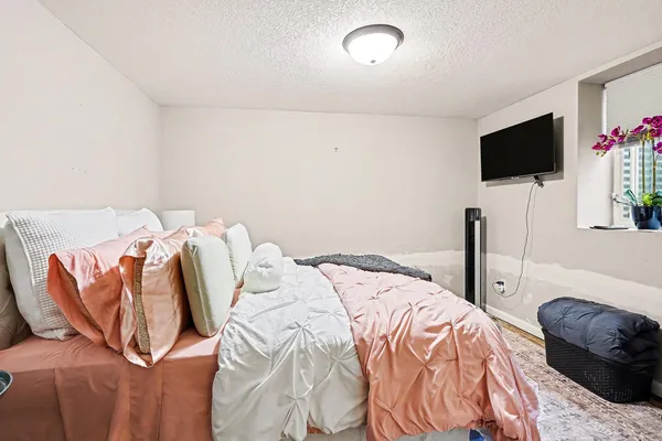 $400,000 | 4527 Lakeland Avenue North, Robbinsdale, MN 55422