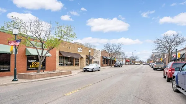 $400,000 | 4527 Lakeland Avenue North, Robbinsdale, MN 55422