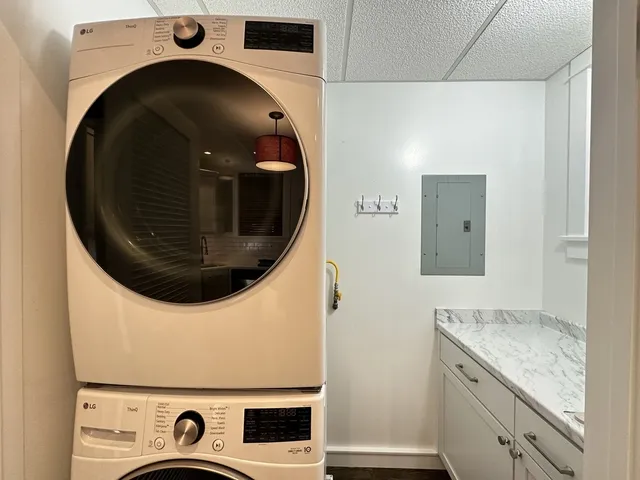 $3,795 | 1406 West Cornelia Avenue, Unit 1, Chicago, IL 60657