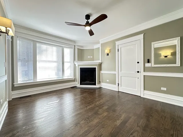 $3,795 | 1406 West Cornelia Avenue, Unit 1, Chicago, IL 60657