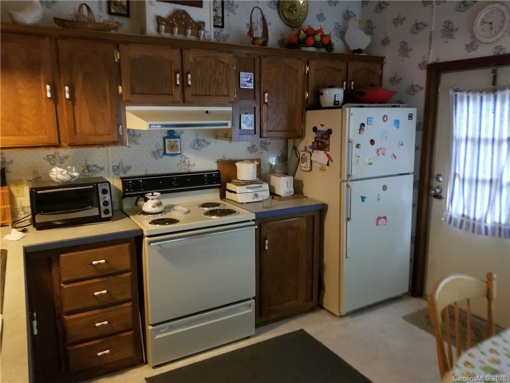 114 Valley View Road Bakersville, NC 28705 - Photo 10 of 17 Gallery Image 10
