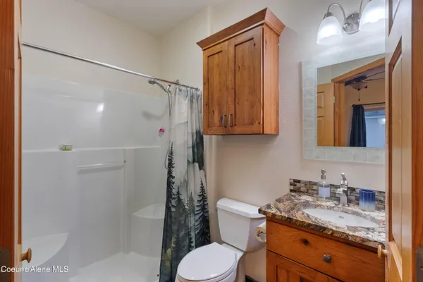 $629,000 | 46700 Highway 200, Unit 302, Hope, ID 83836