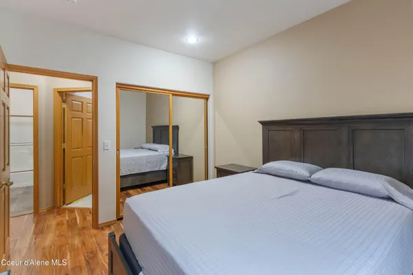 $629,000 | 46700 Highway 200, Unit 302, Hope, ID 83836