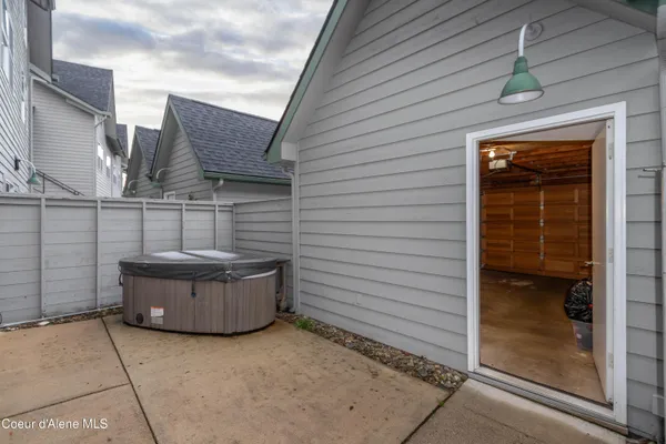 $629,000 | 46700 Highway 200, Unit 302, Hope, ID 83836