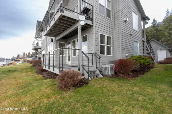 $629,000 | 46700 Highway 200, Unit 302, Hope, ID 83836