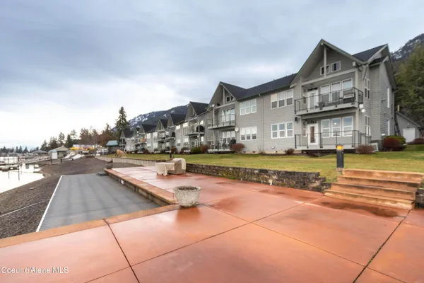 $629,000 | 46700 Highway 200, Unit 302, Hope, ID 83836