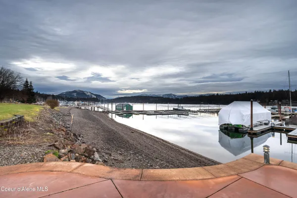 $629,000 | 46700 Highway 200, Unit 302, Hope, ID 83836