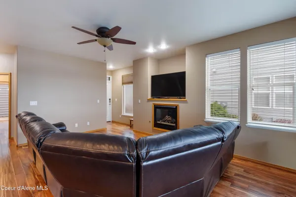 $629,000 | 46700 Highway 200, Unit 302, Hope, ID 83836