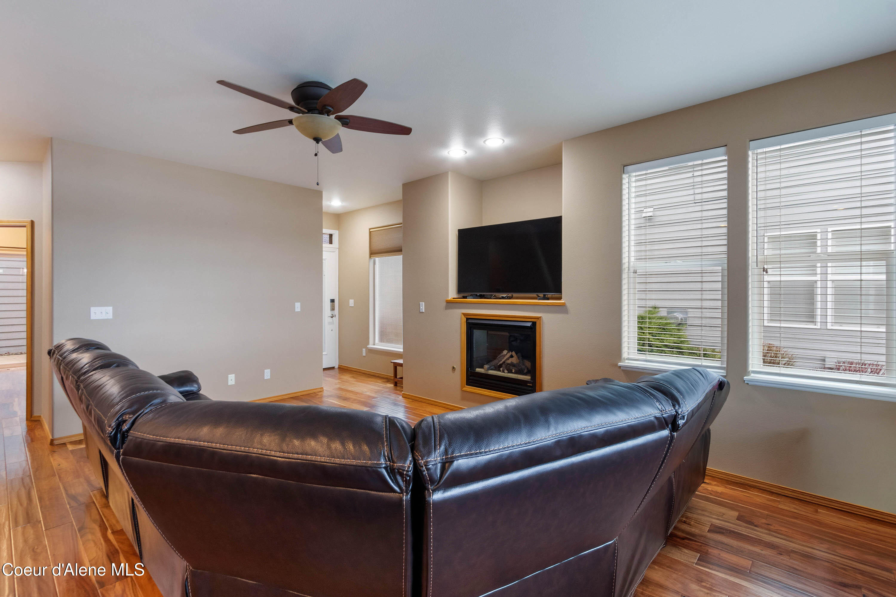 46700 Highway 200, Unit 302 Hope, ID 83836 - Photo 8 of 30 IMG_1207