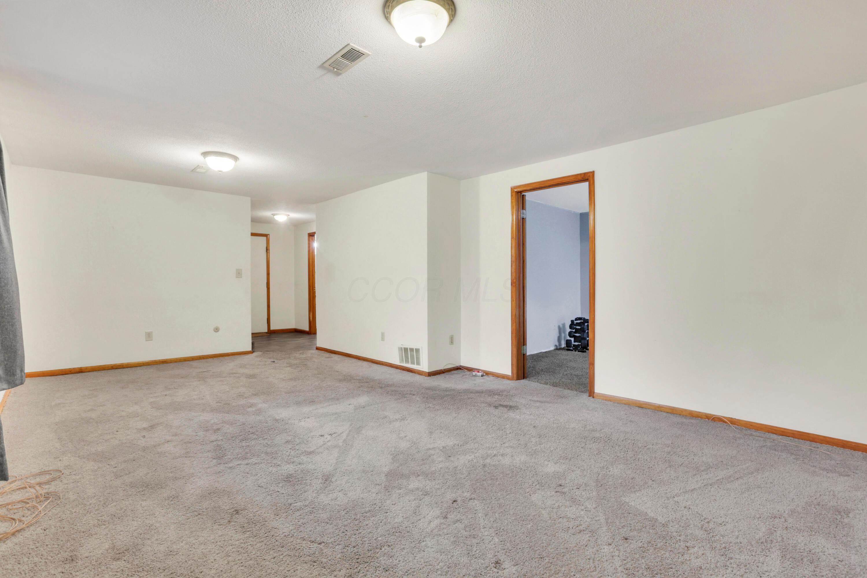 885 Hickory Road Heath, OH 43056 - Photo 29 of 42 13-print-4E7A9341
