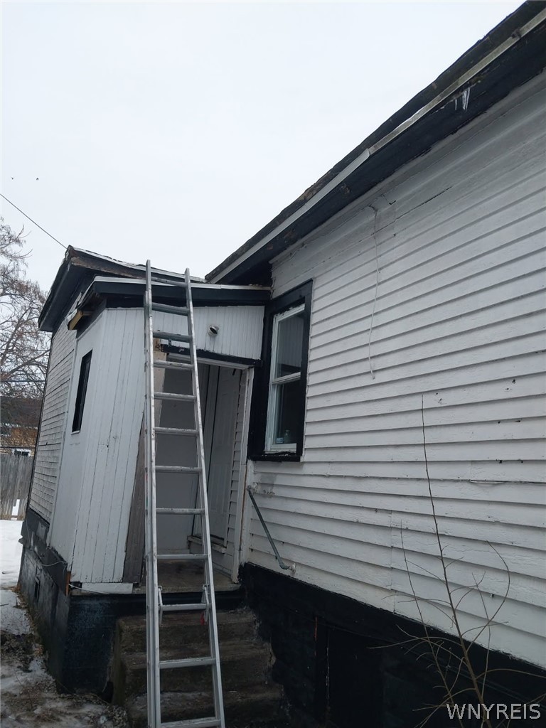 214 Rhode Island Street Buffalo, NY 14213 - Photo 14 of 23