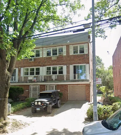 $2,288,888 | 150-22 Roosevelt Avenue | Murray Hill - Flushing