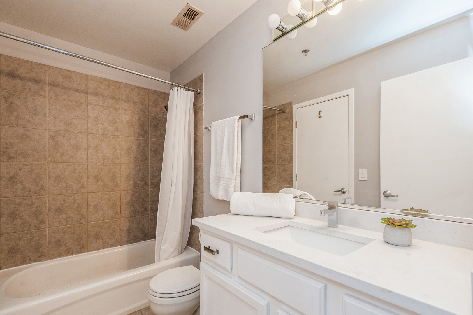 1500 West Monroe Street, Unit 118 Chicago, IL 60607 - Photo 14 of 17