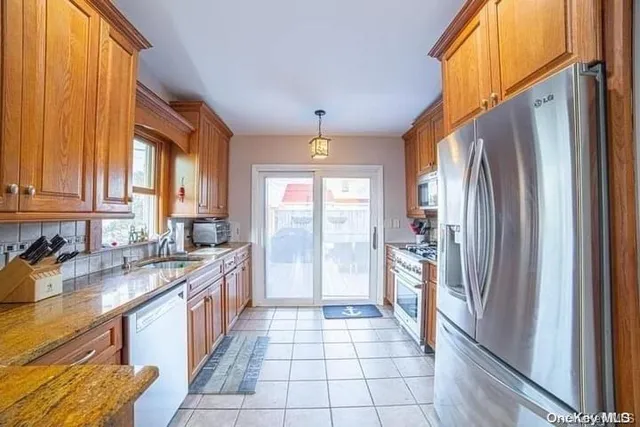 $8,400 | 908 Evergreen Walk, Ocean Beach, NY 11770