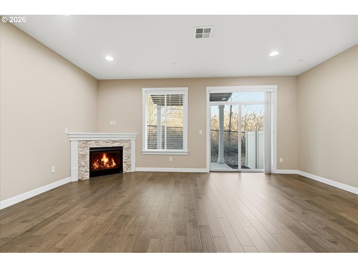 1927 Northwest Sage Street Camas, WA 98607 - Photo 9 of 28 Fireplace Gas