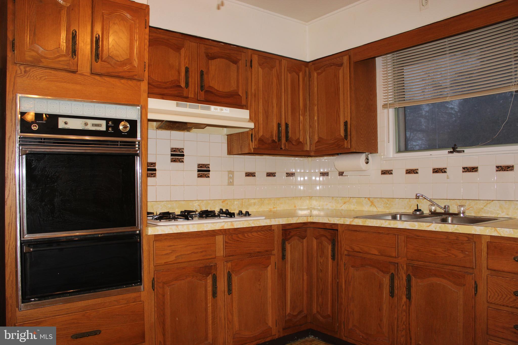 3613 Coronado Road Baltimore, MD 21244 - Photo 13 of 33