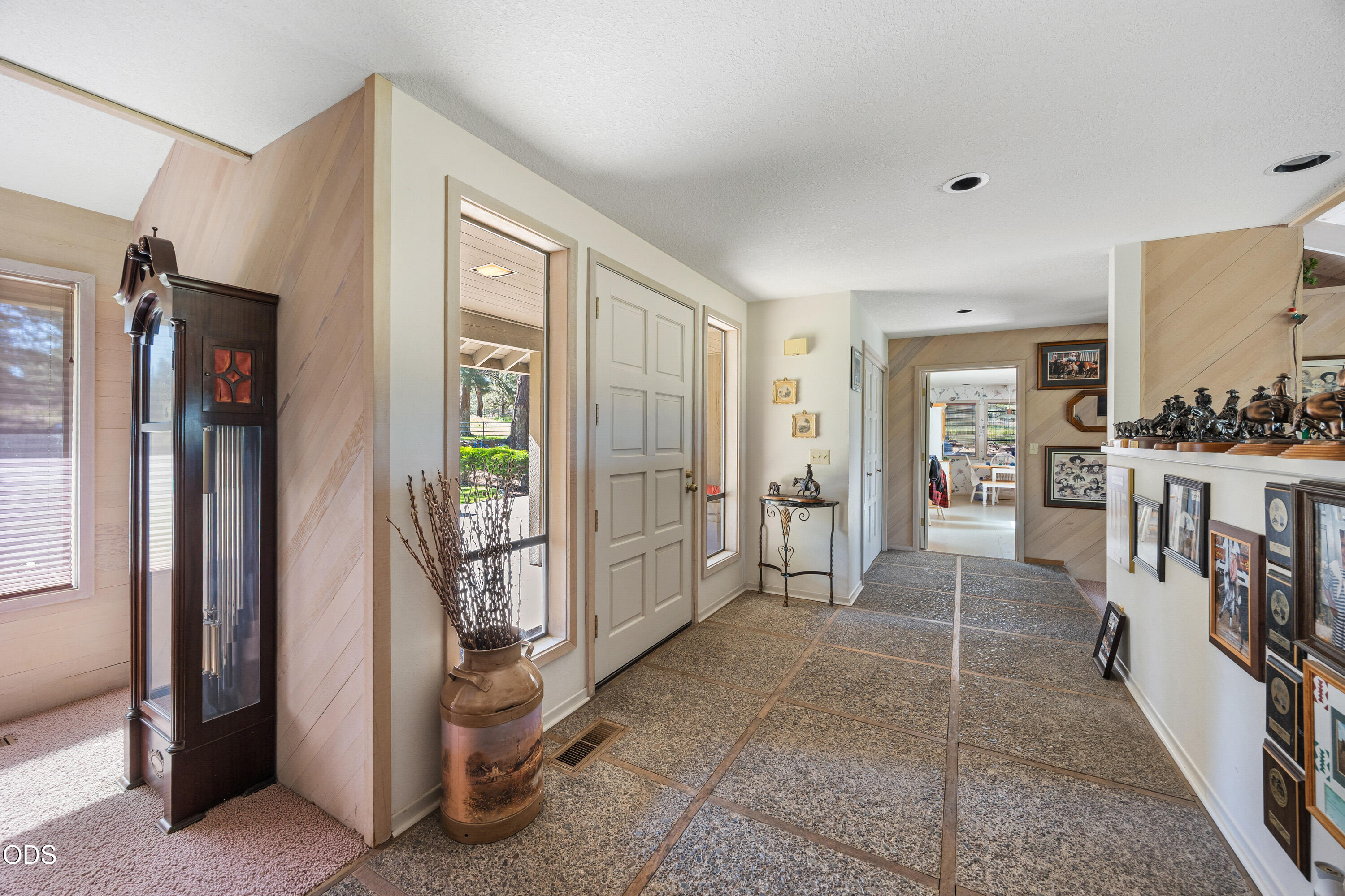 60266 Tekampe Road Bend, OR 97702 - Photo 11 of 56