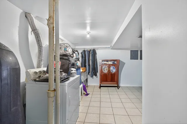 a view of a storage & utility room