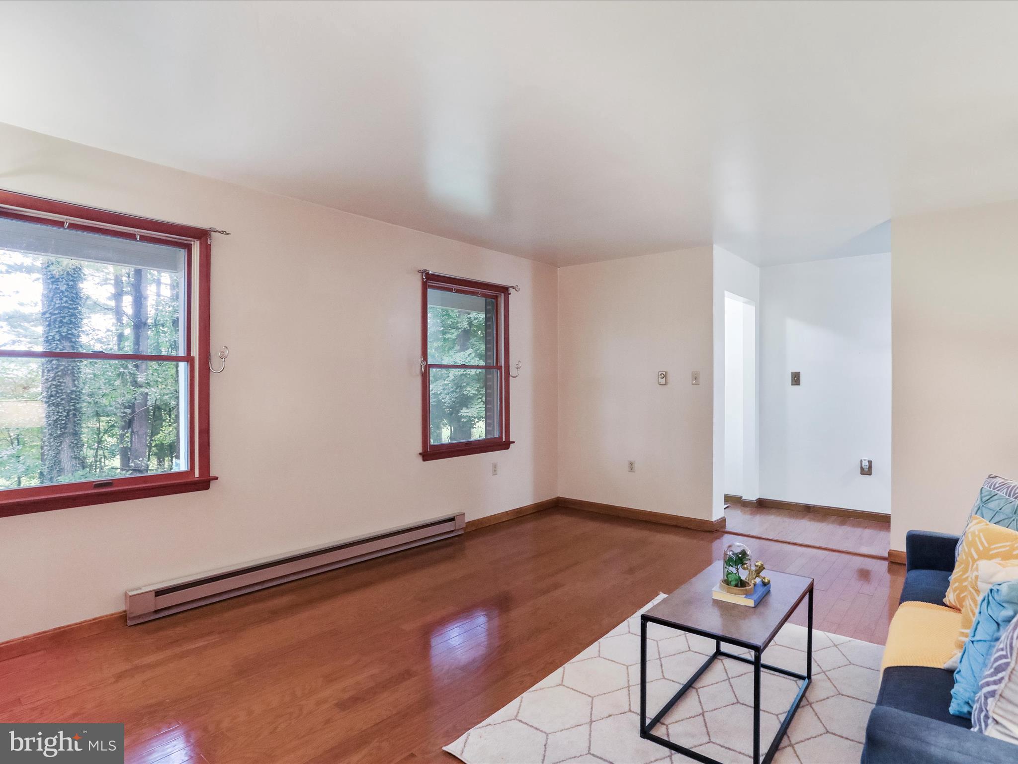 441 Warfieldsburg Road Westminster, MD 21157 - Photo 17 of 42 Living room