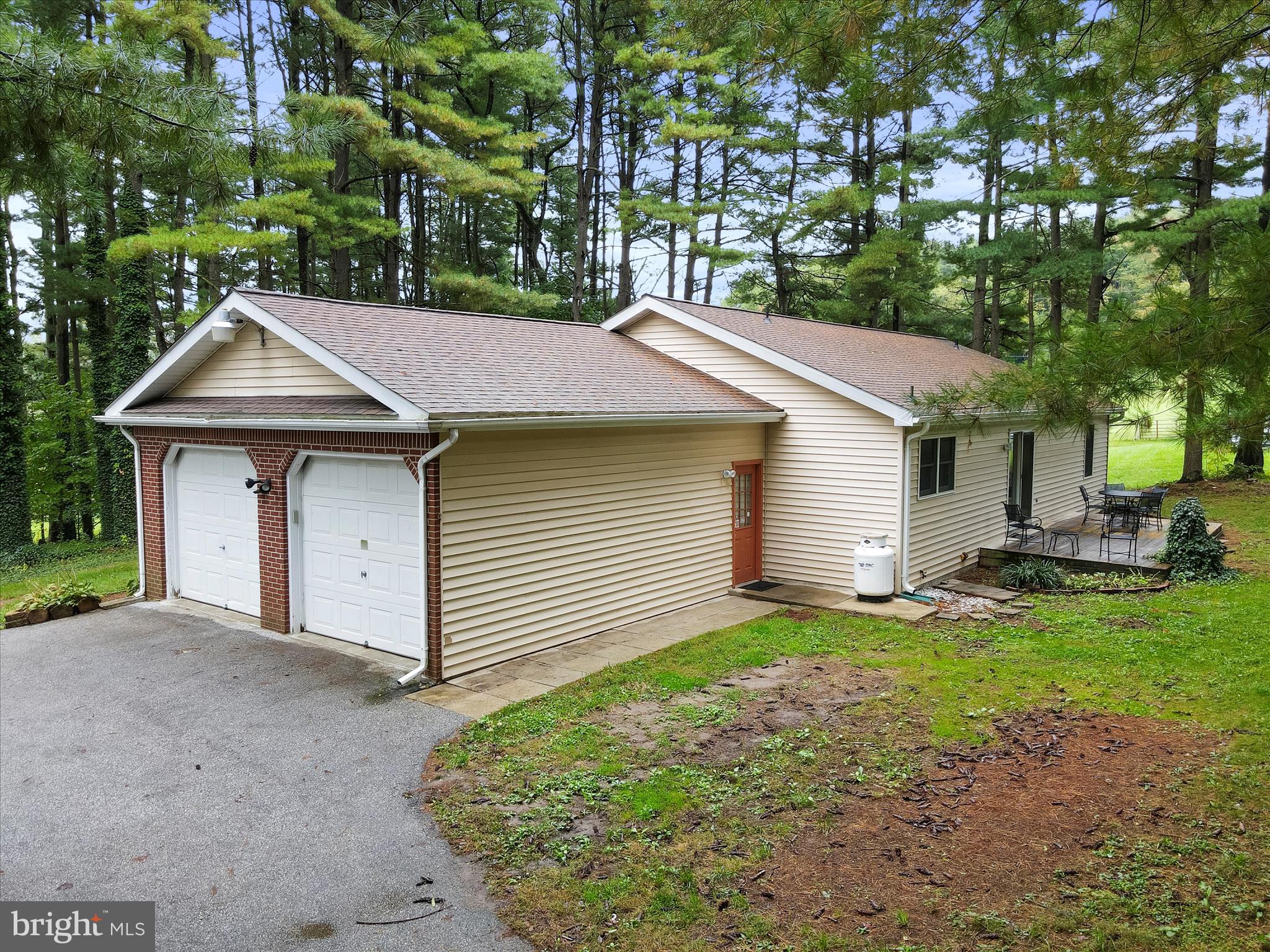 441 Warfieldsburg Road Westminster, MD 21157 - Photo 29 of 42 Attached 2 car garage