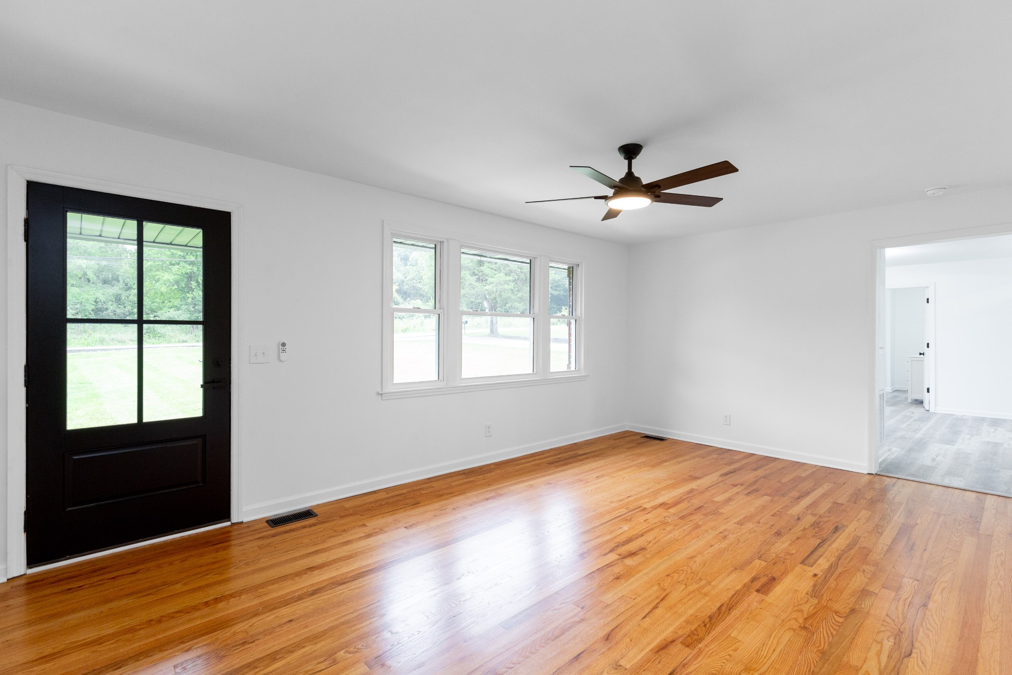 196 Mason Road La Vergne, TN 37086 - Photo 3 of 32 Gallery Image 3
