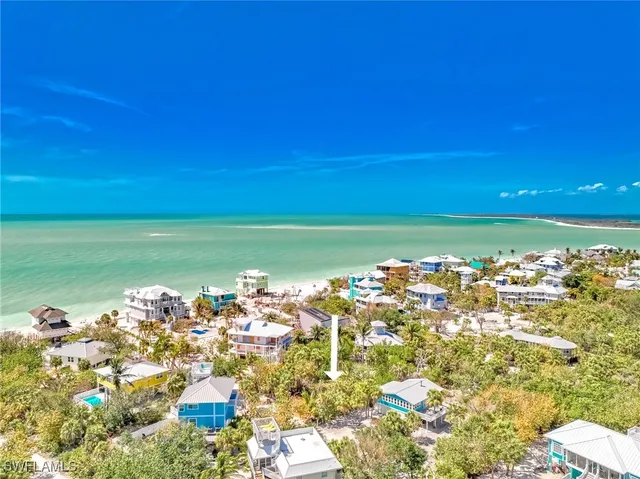 a balcony with city view and lake view