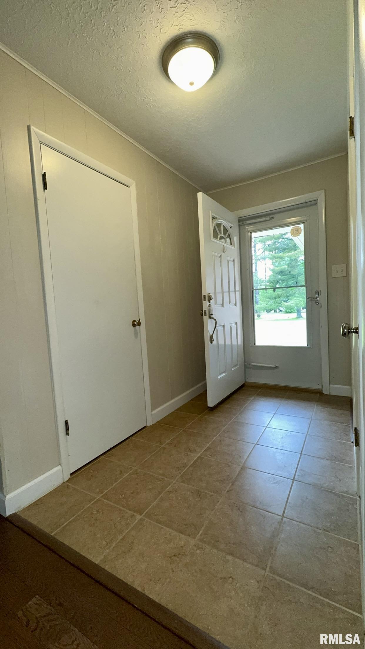 112 Prairie Road Carterville, IL 62918 - Photo 12 of 18 Gallery Image 12