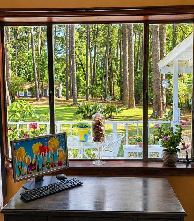 2405 Meriwether Road Shreveport, LA 71108 - Photo 6 of 20 a view of swimming pool with outdoor space