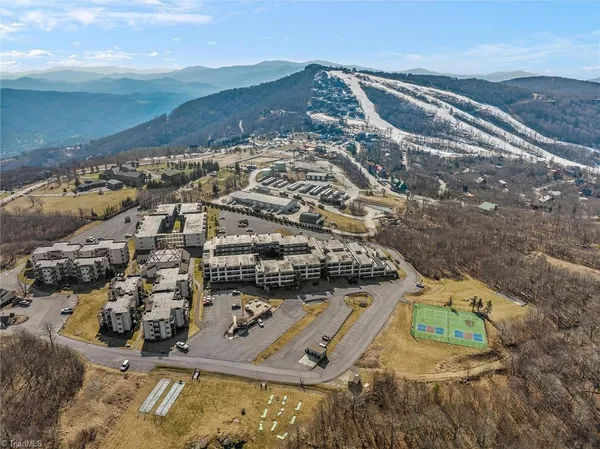 $159,900 | 301 Pinnacle Inn Road, Unit 3230, Beech Mountain, NC 28604