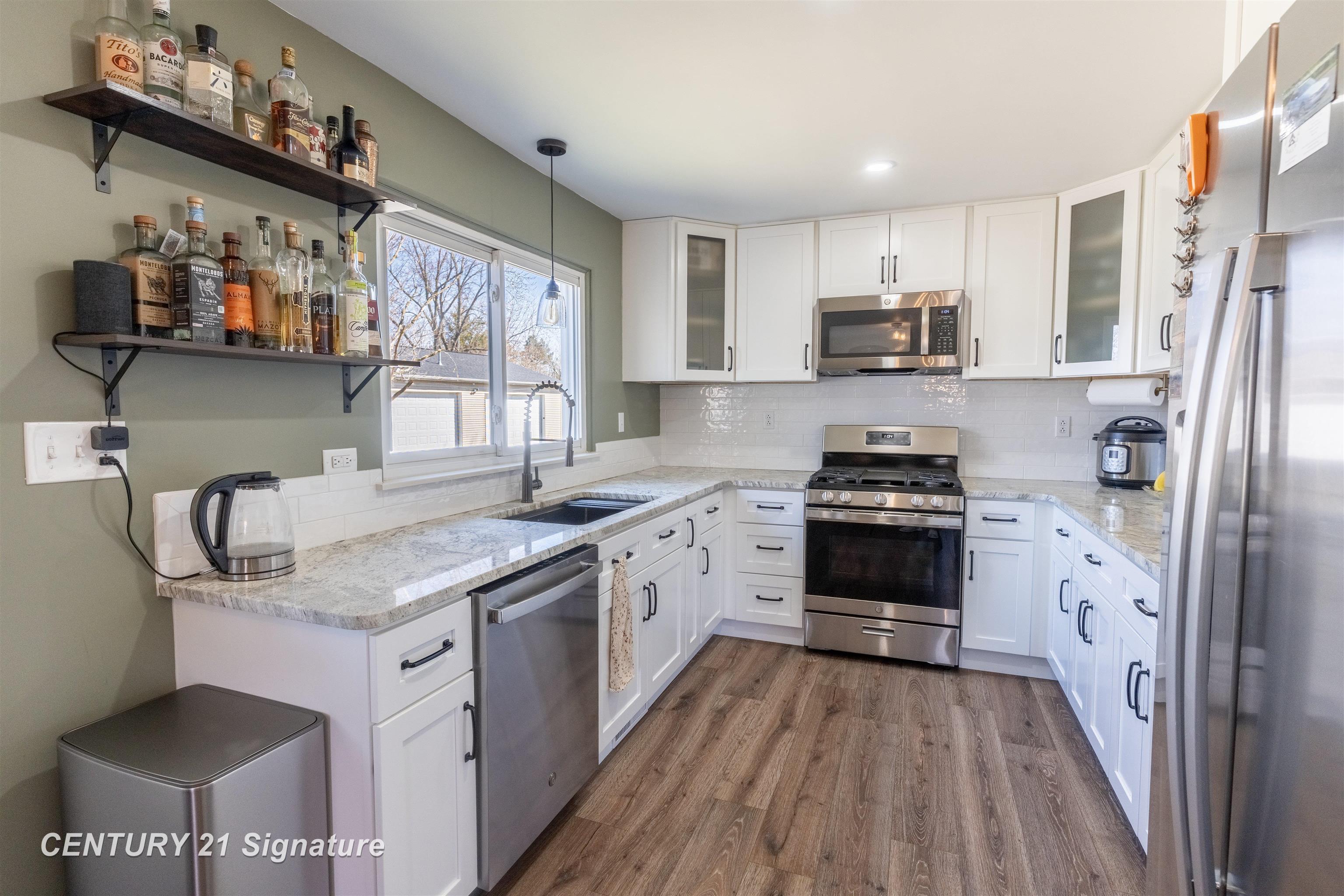 2251 East Stewart Road Midland, MI 48640 - Photo 8 of 32