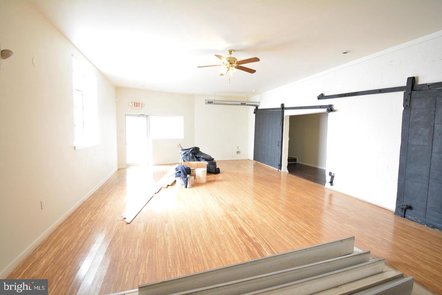 511 Conarroe Street Philadelphia, PA 19128 - Photo 4 of 11