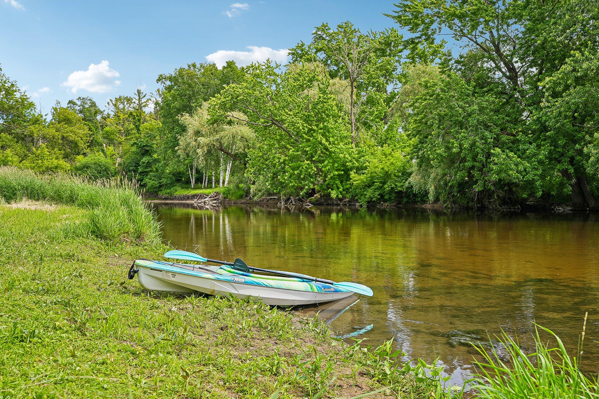 13700 Riverland Road Mequon, WI 53097 - Photo 65 of 69 navigable river