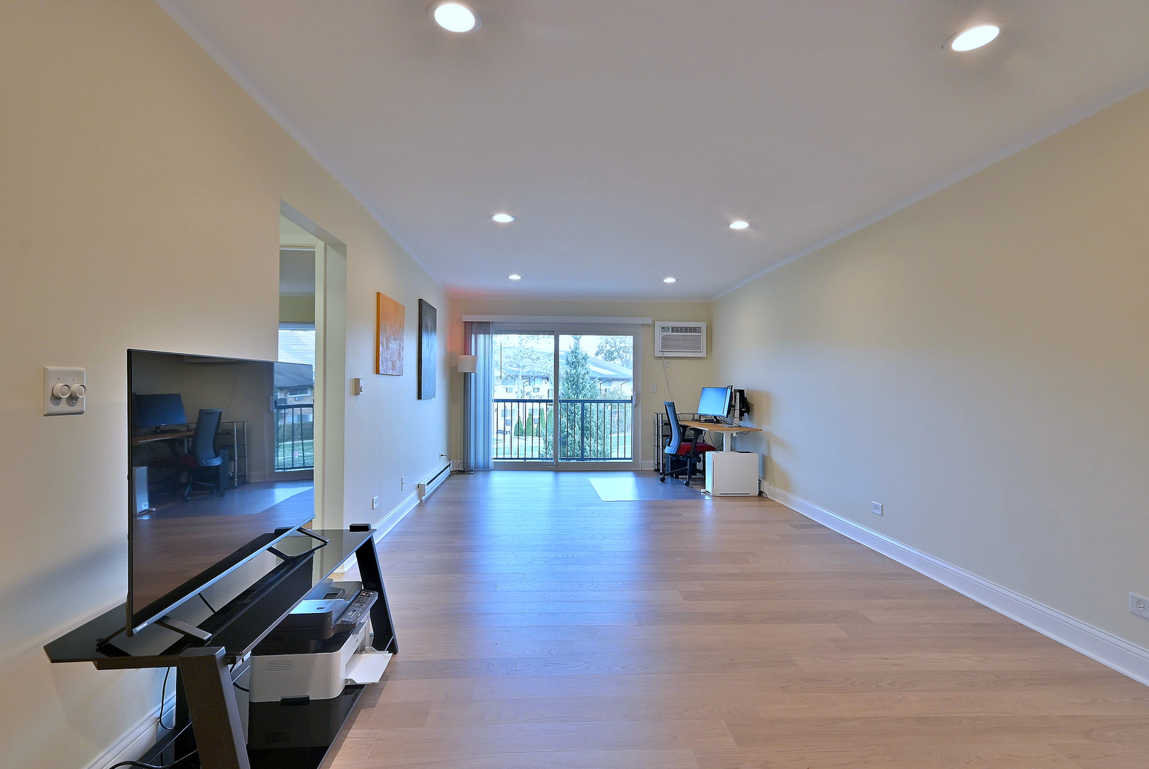 836 East Old Willow Road, Unit 211 Prospect Heights, IL 60070 - Photo 12 of 28 a view of a room with gym equipment