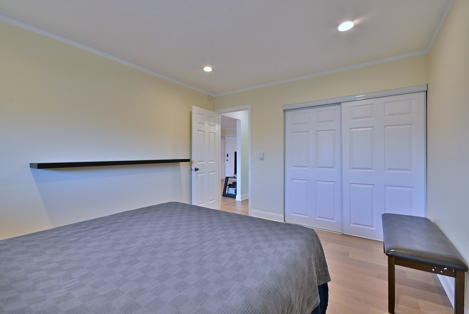 836 East Old Willow Road, Unit 211 Prospect Heights, IL 60070 - Photo 20 of 28 a view of livingroom with furniture